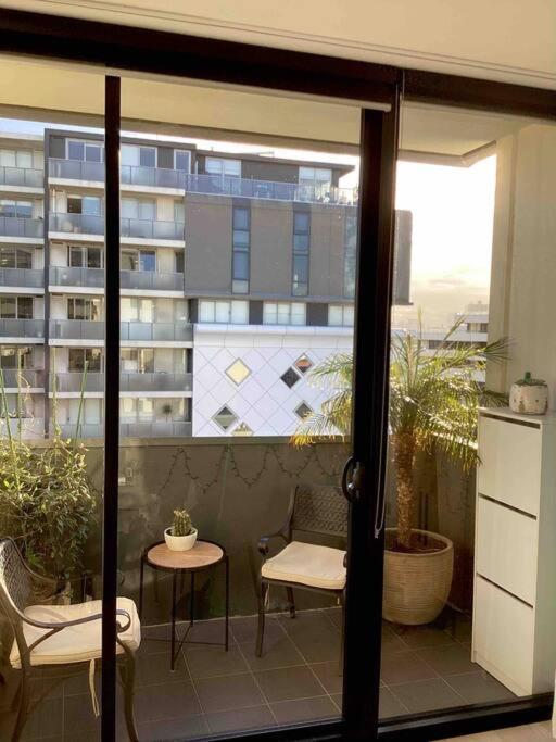 In The Heart Of Port Melbourne Apartamento Exterior foto