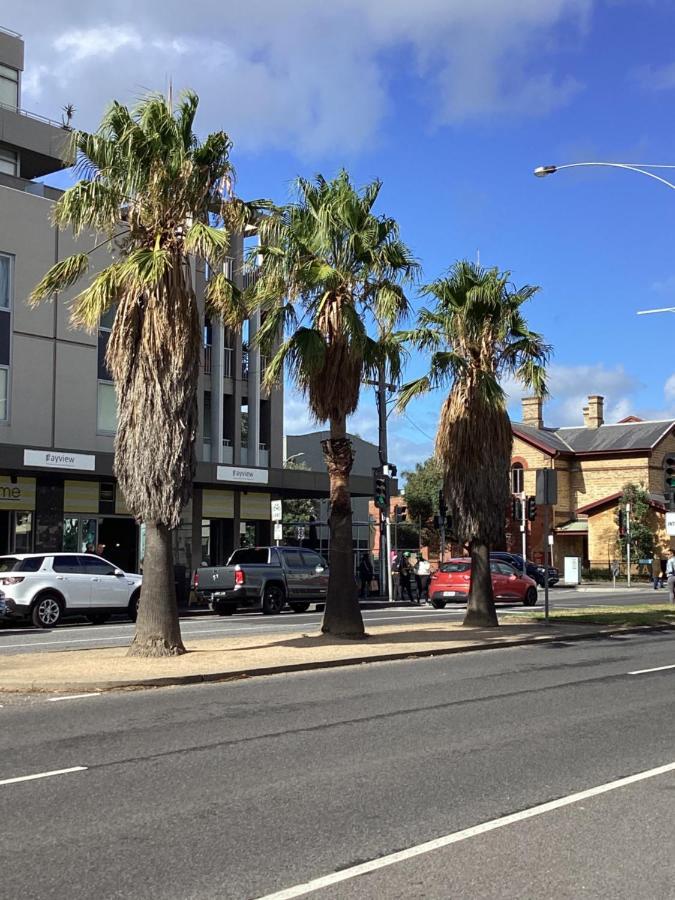 In The Heart Of Port Melbourne Apartamento Exterior foto